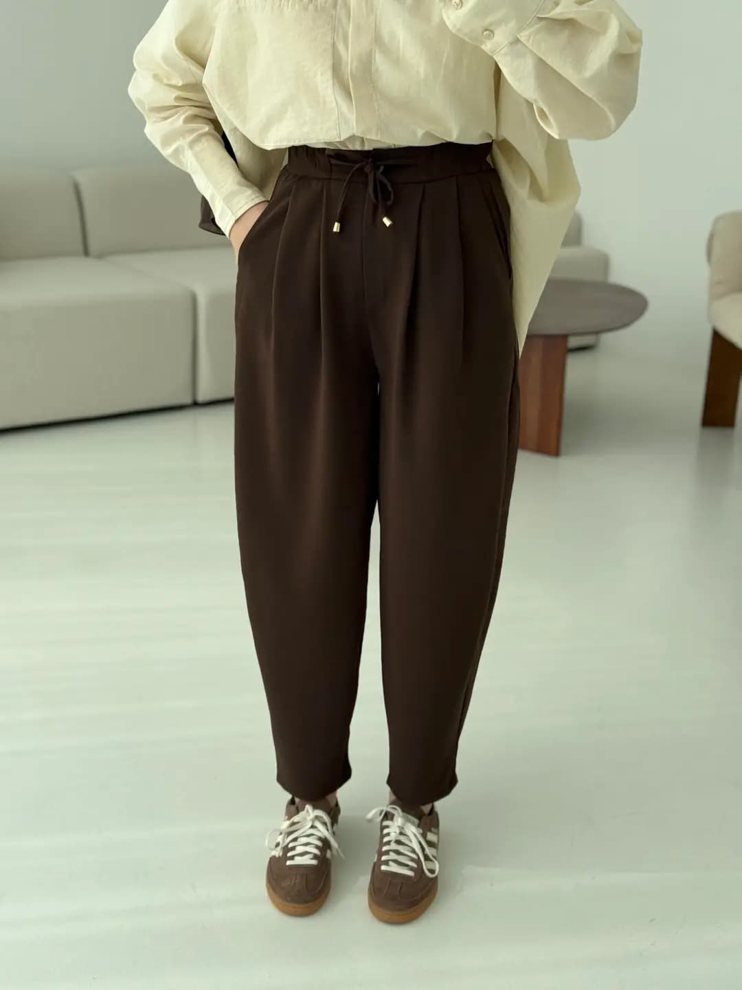 Krep Beli Lastikli Pantolon