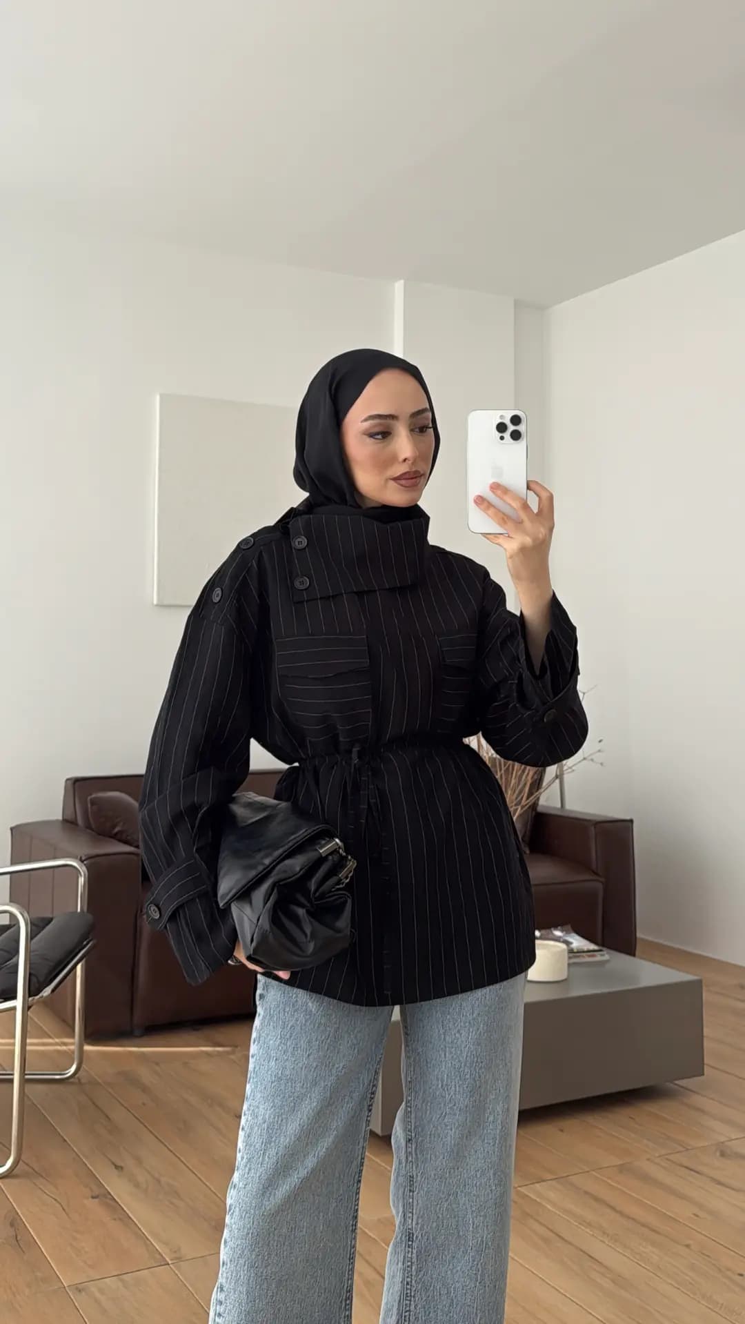 Yakası Düğme Detaylı Çizgili Gömlek Siyah