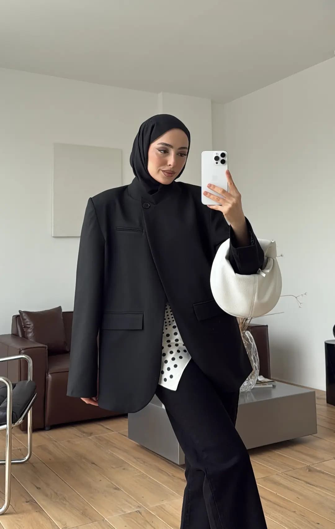 Yakası Düğmeli Dik Yaka Ceket Siyah