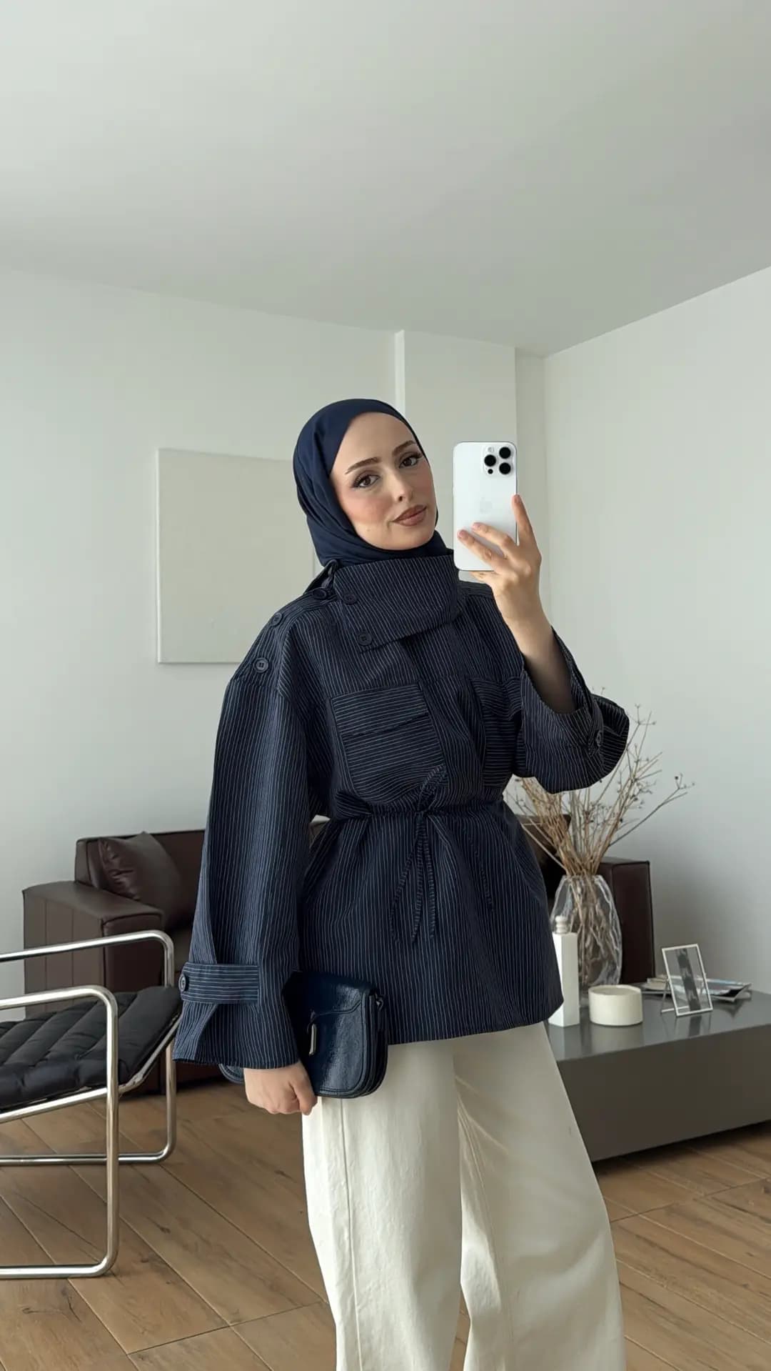 Yakası Düğme Detaylı Çizgili Gömlek Lacivert